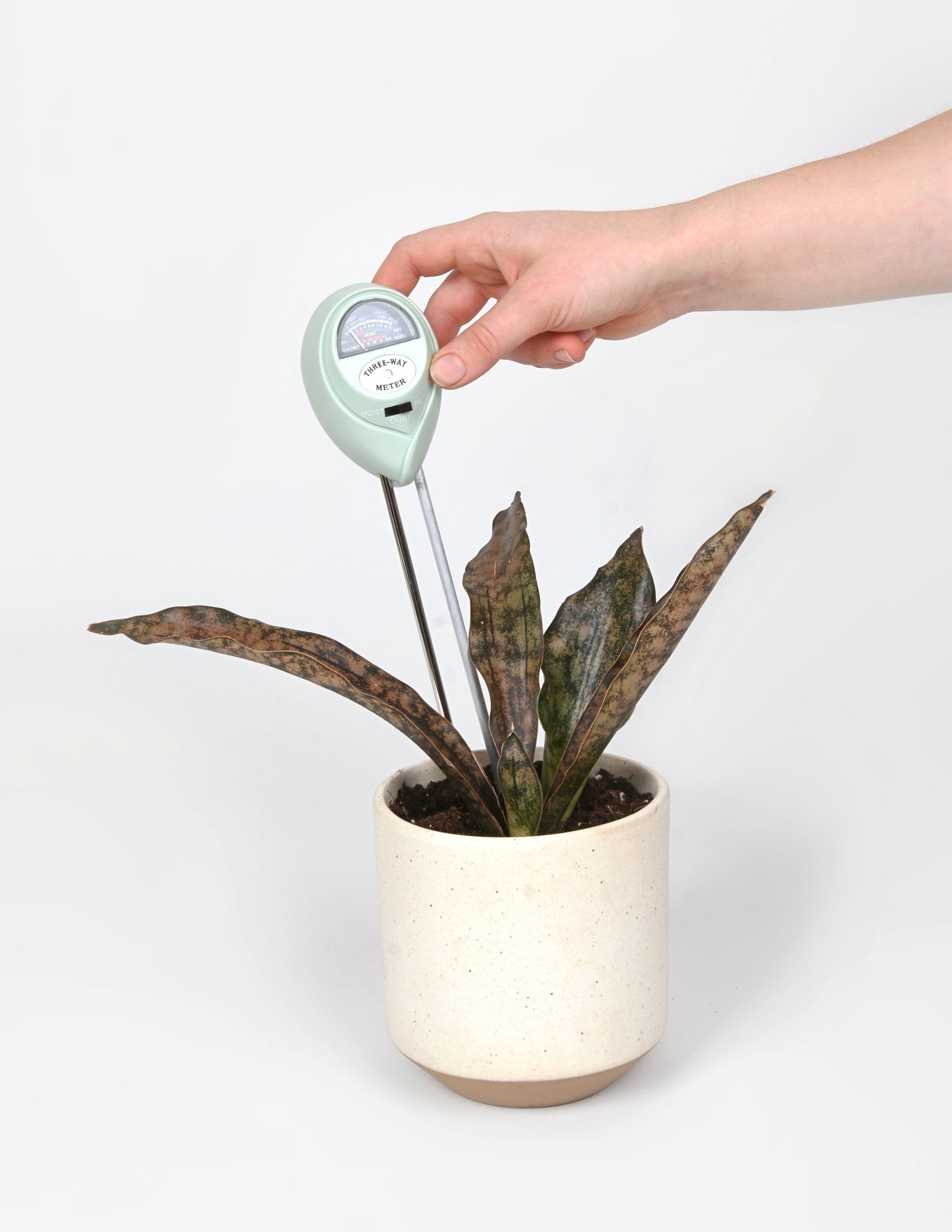  Moisture Meter for Plants – 3 in 1 Soil pH Tester